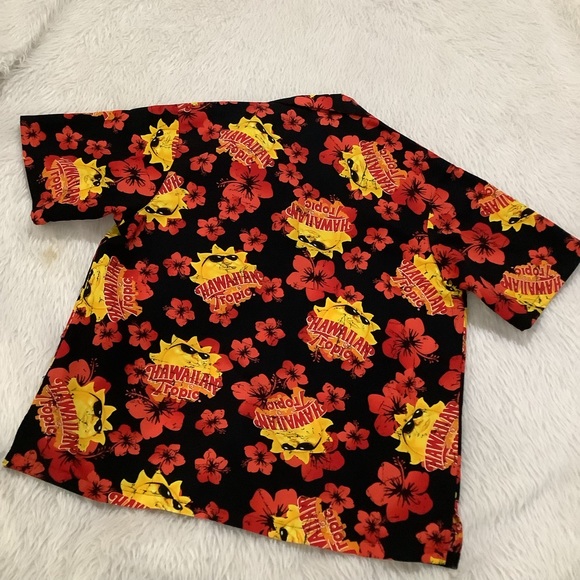 Hawaiian tropical black floral beach vacation shirt - Picture 9 of 9